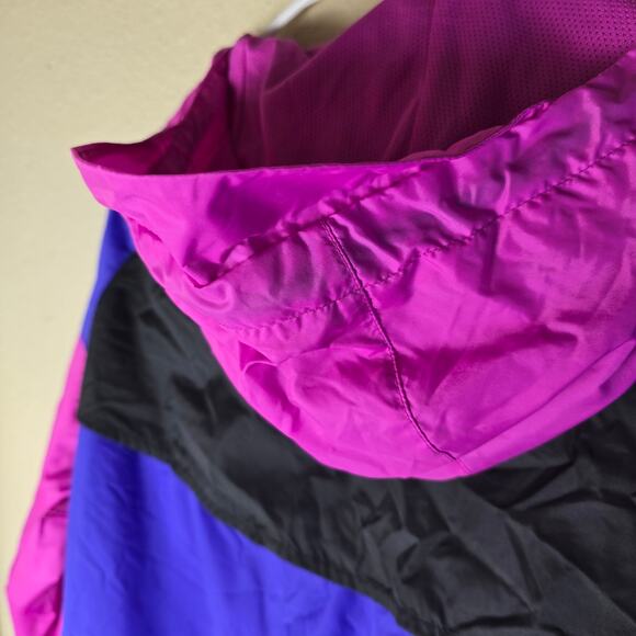 Nike Men's Hike Windbreaker Jacket Urban Outfitters, Medium - Picture 10 of 11